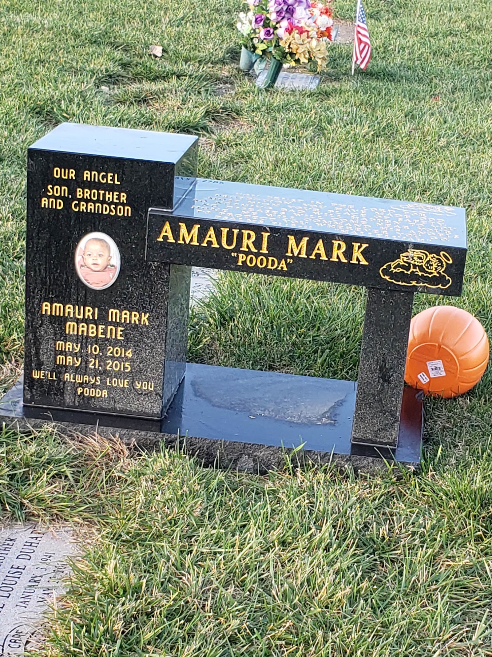 Detroit Memorial Park (West) in Redford Township