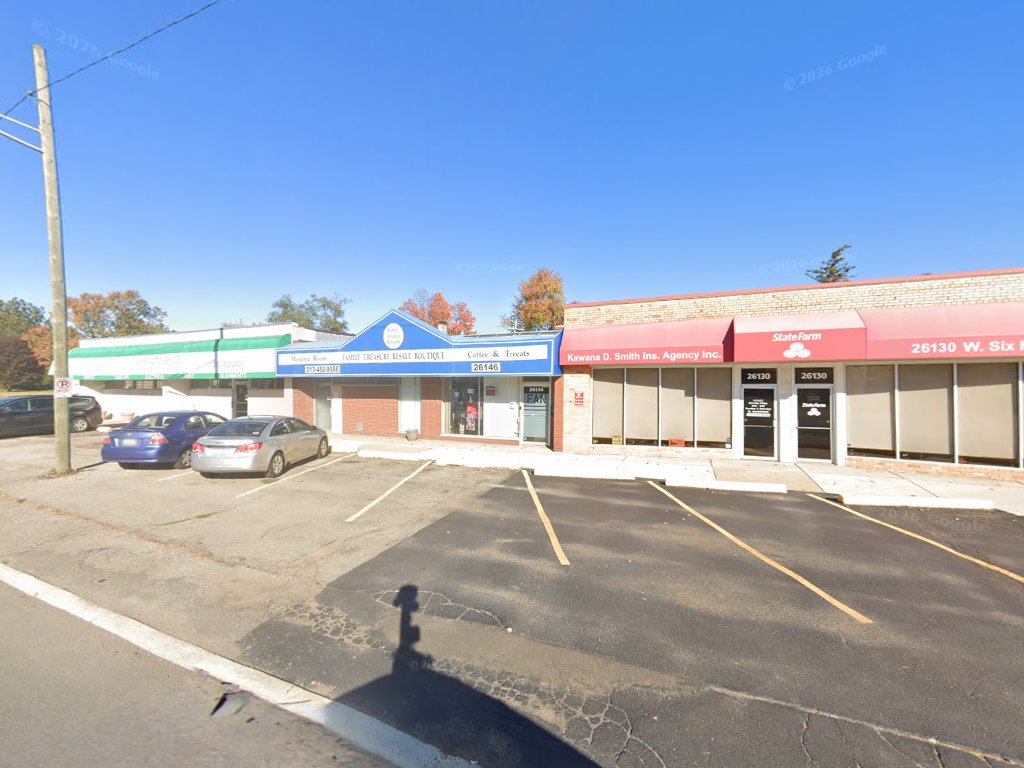 Family Treasure Resale Boutique — photo