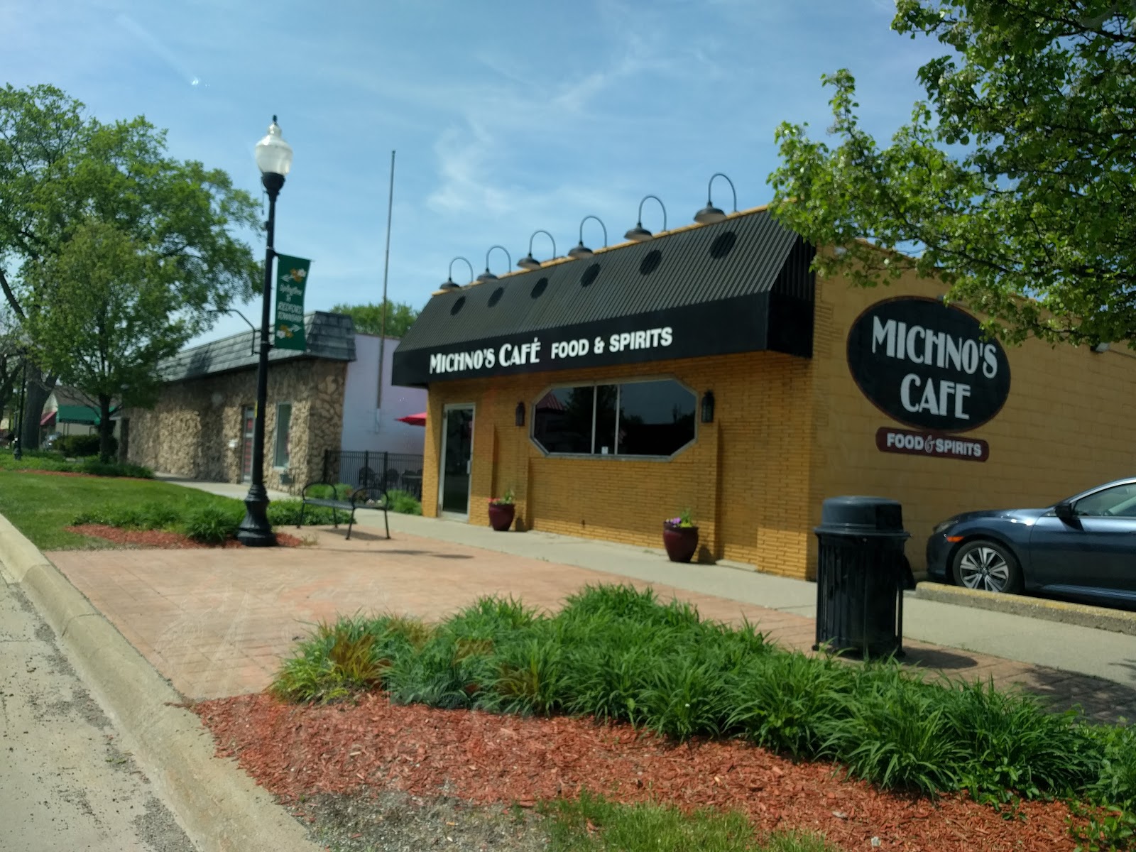 Michno's Cafe