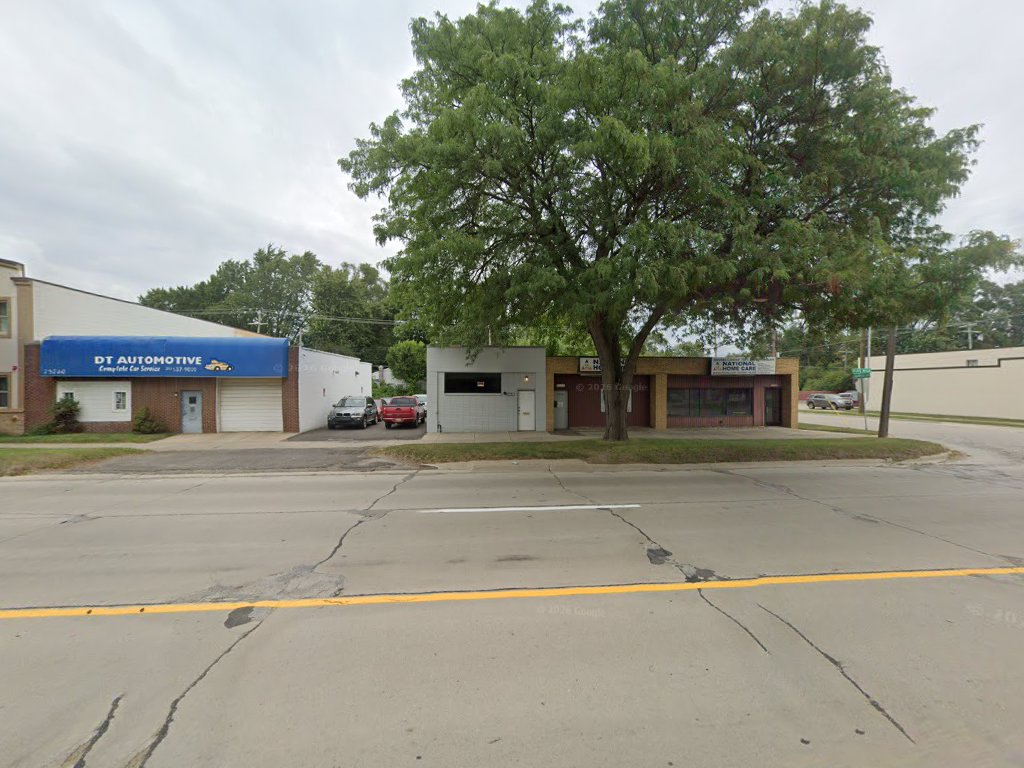 Northwest Detroit Lawn Spray — photo