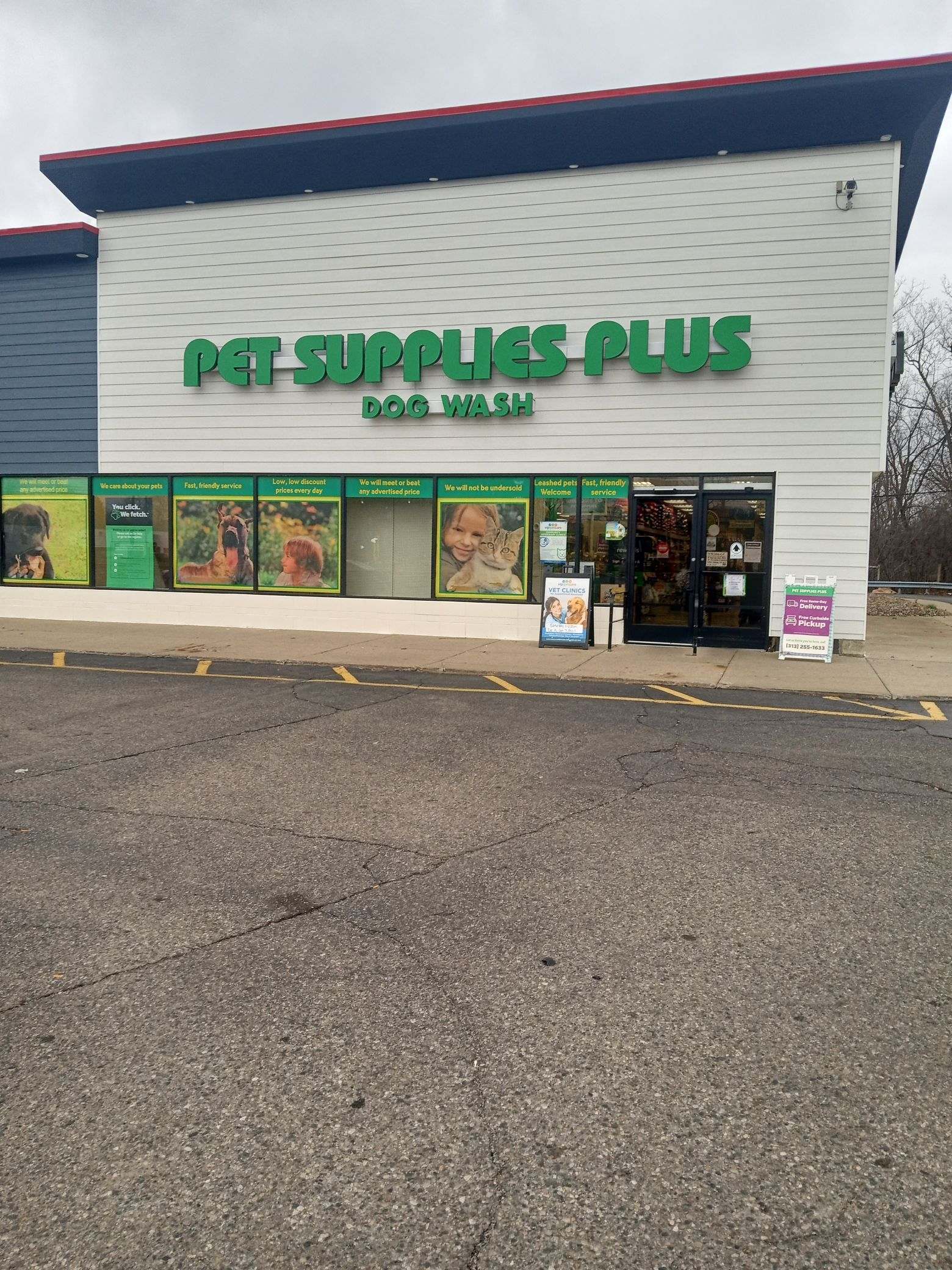 Pet Supplies Plus Redford Township in Redford Township