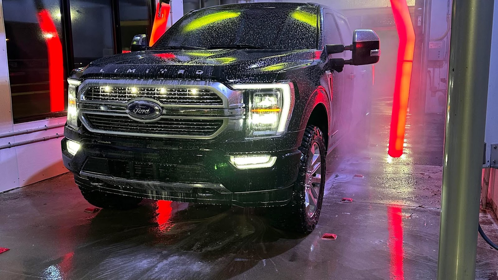 Redford Car Wash — photo