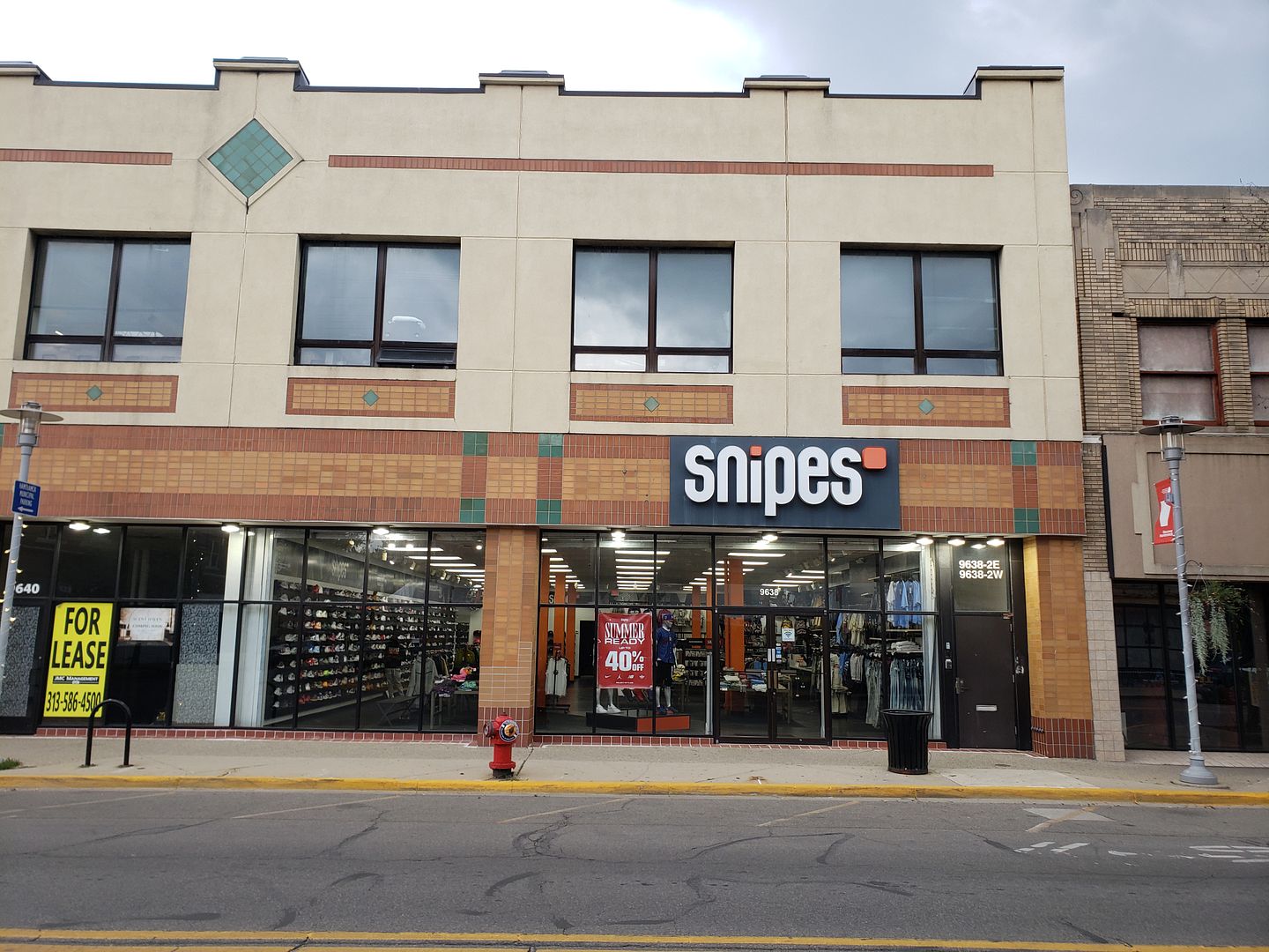 SNIPES — photo